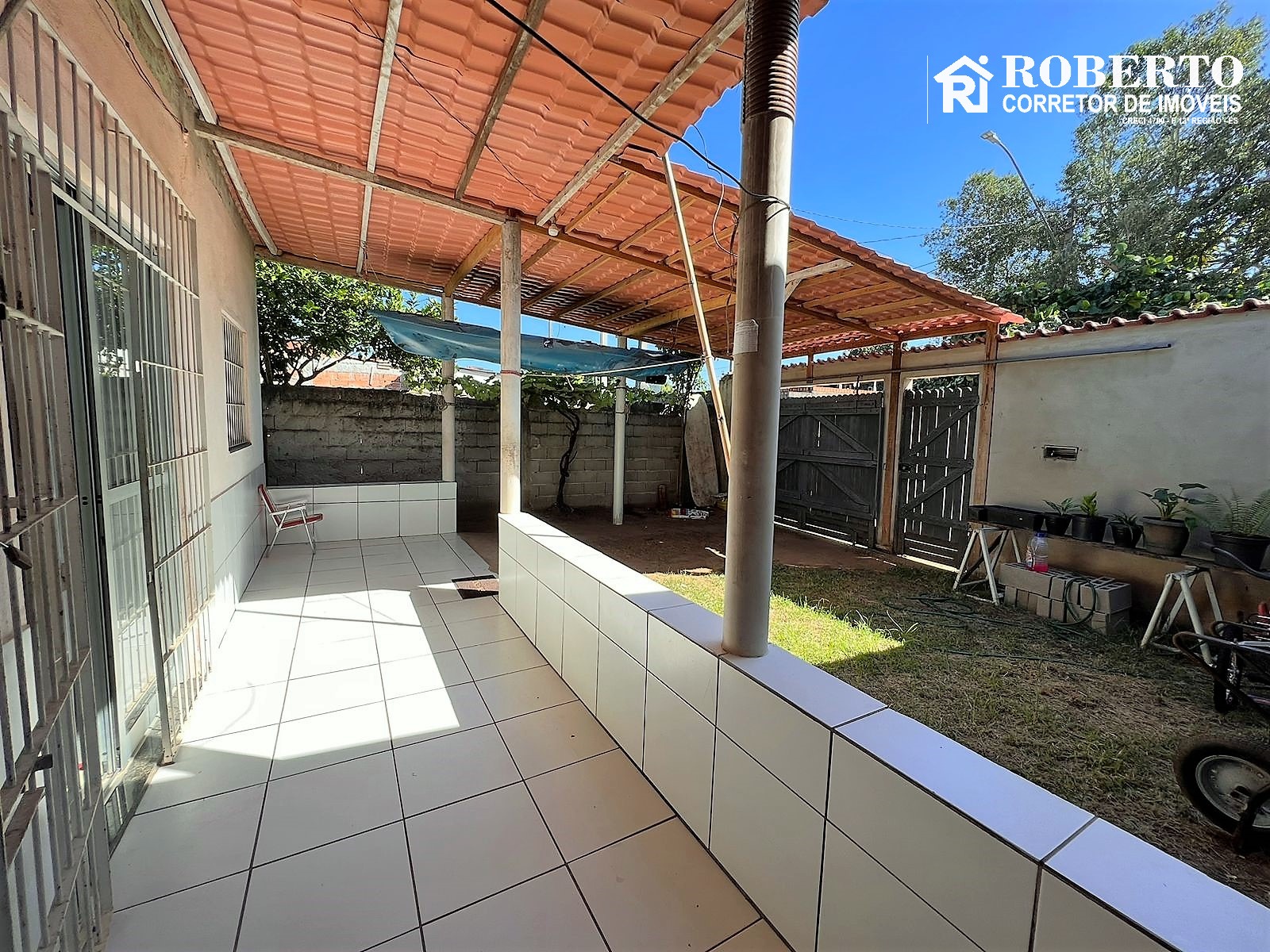 Casa à venda com 3 quartos, 300m² - Foto 3