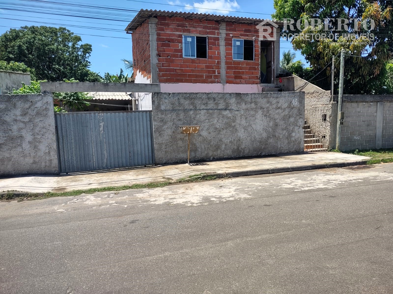 Casa à venda com 3 quartos, 300m² - Foto 1