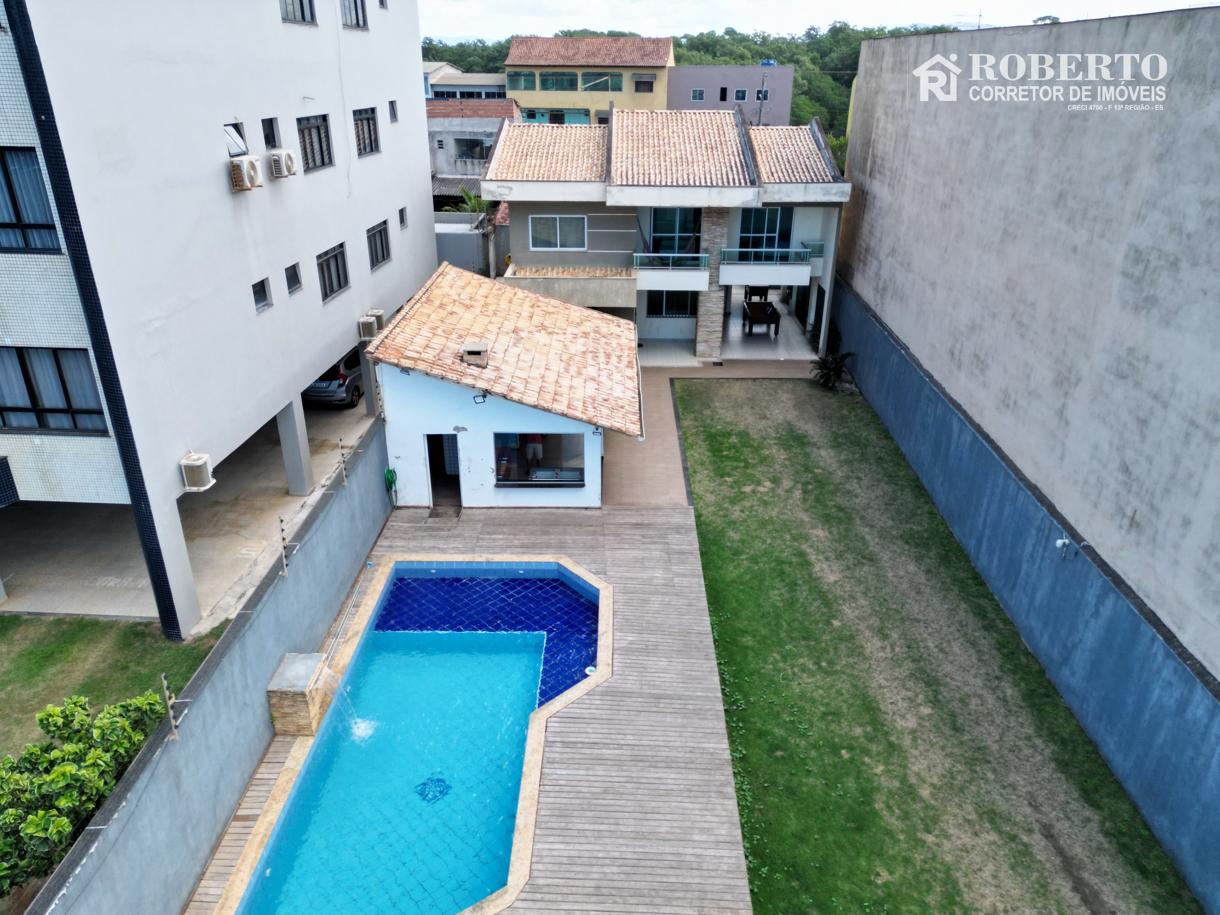 Casa à venda com 5 quartos, 500m² - Foto 1