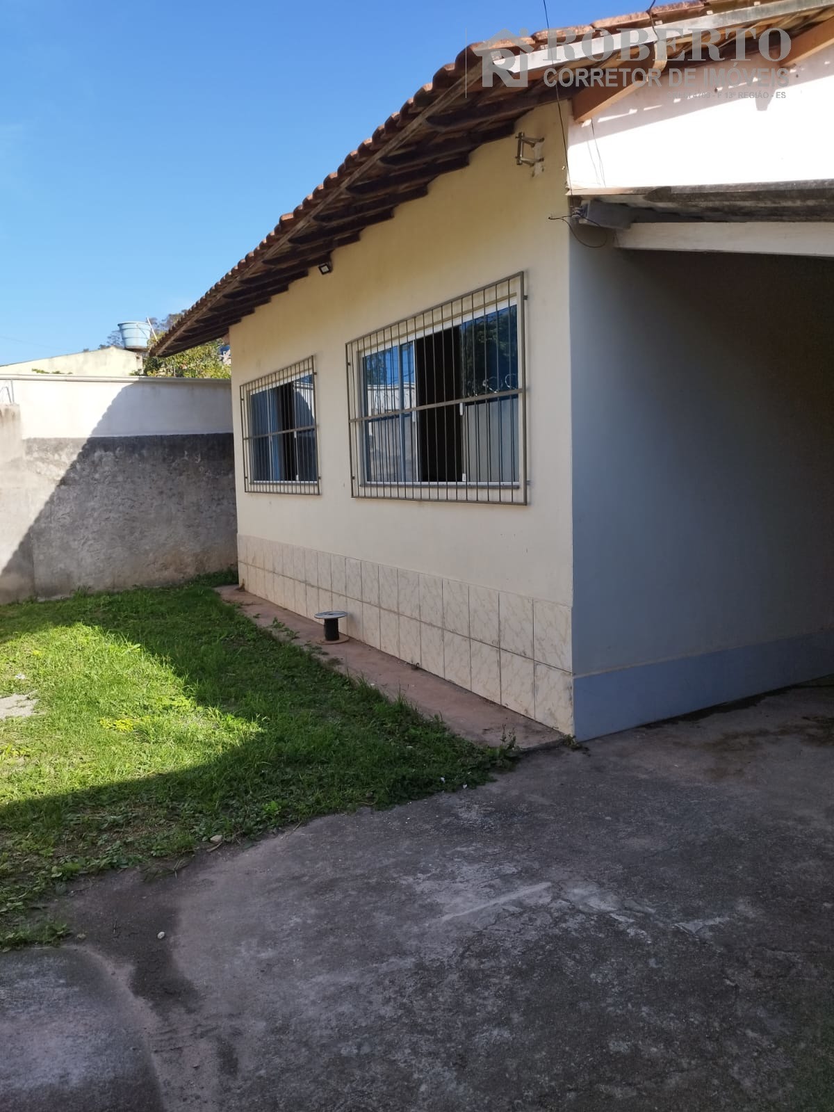 Casa à venda com 2 quartos, 300m² - Foto 1