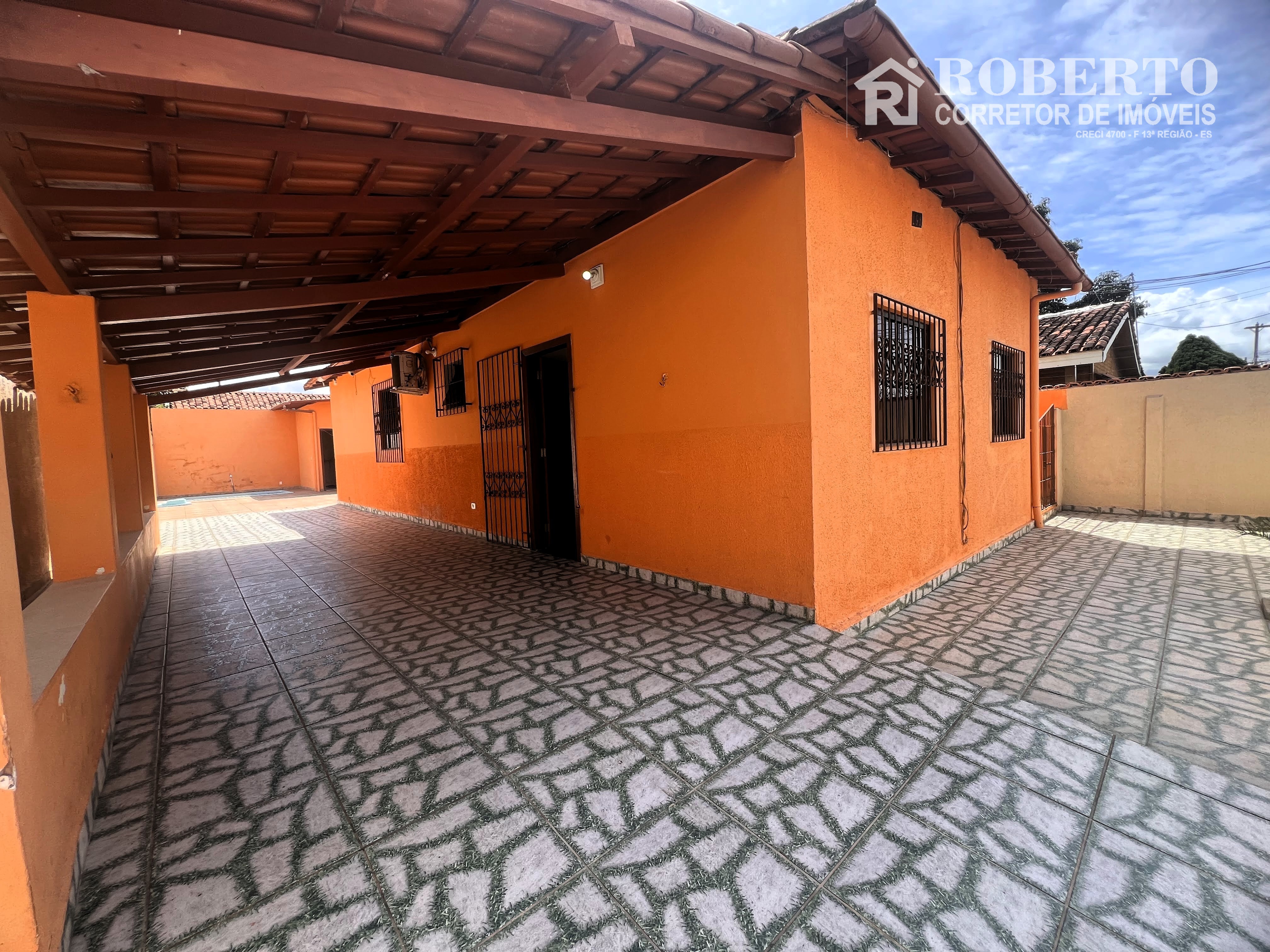 Casa à venda com 2 quartos, 300m² - Foto 1