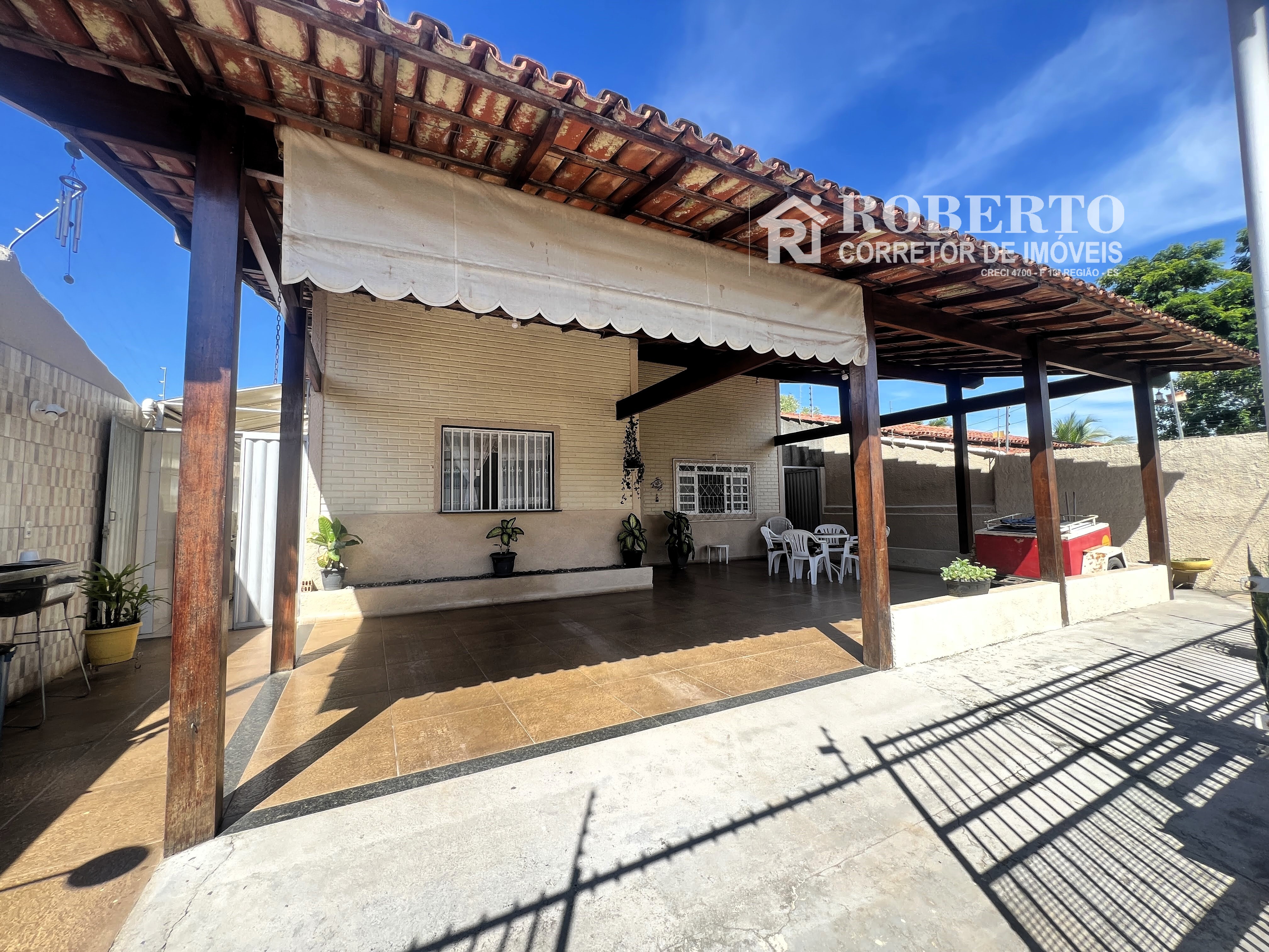 Casa, 4 quartos, 240 m² - Foto 1