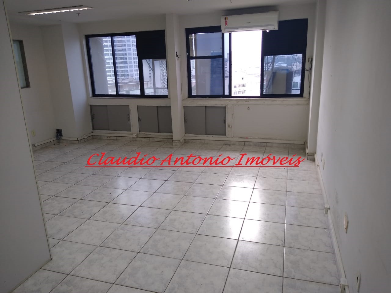 Conjunto Comercial-Sala para alugar, 68m² - Foto 2