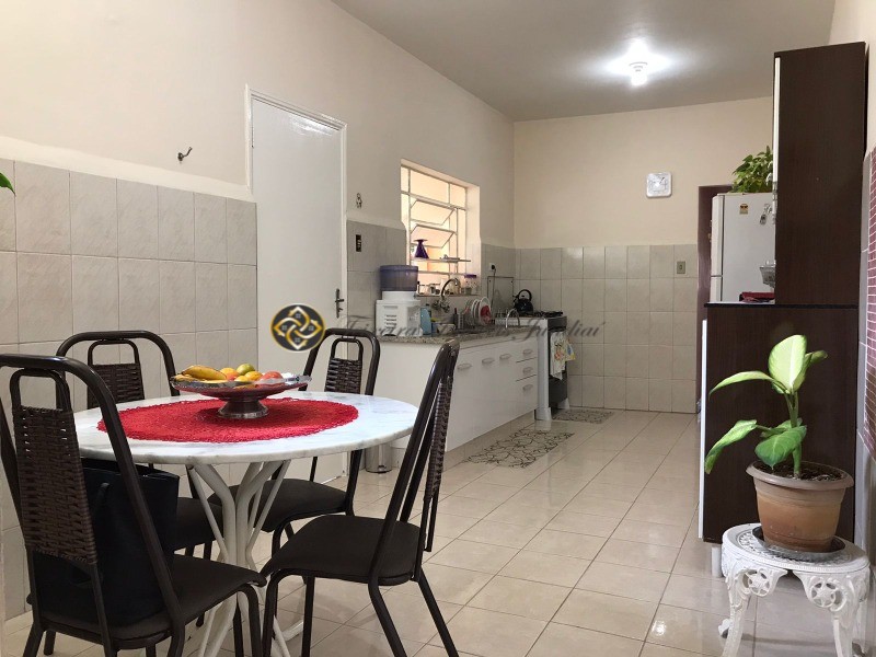 Casa à venda com 2 quartos, 150m² - Foto 6