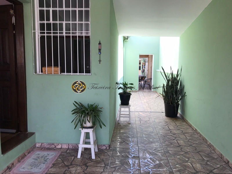 Casa à venda com 2 quartos, 150m² - Foto 1