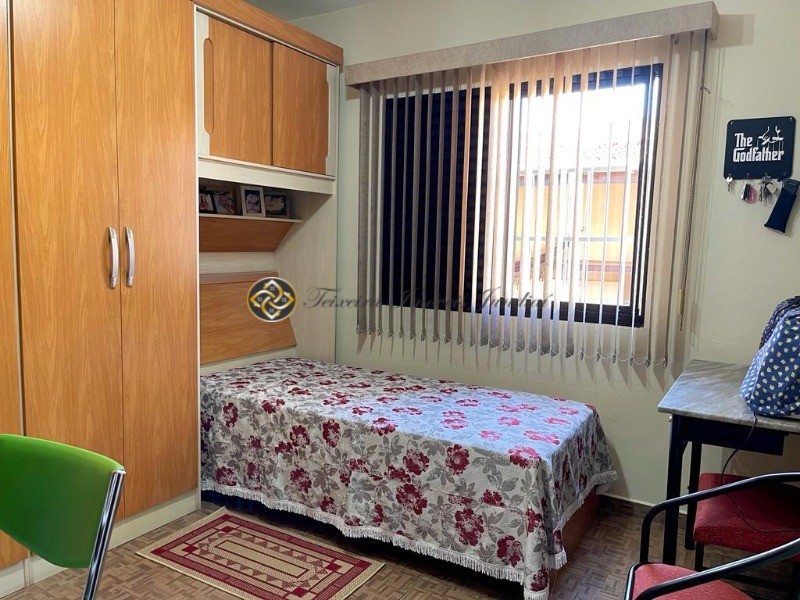 Casa à venda com 3 quartos, 250m² - Foto 8