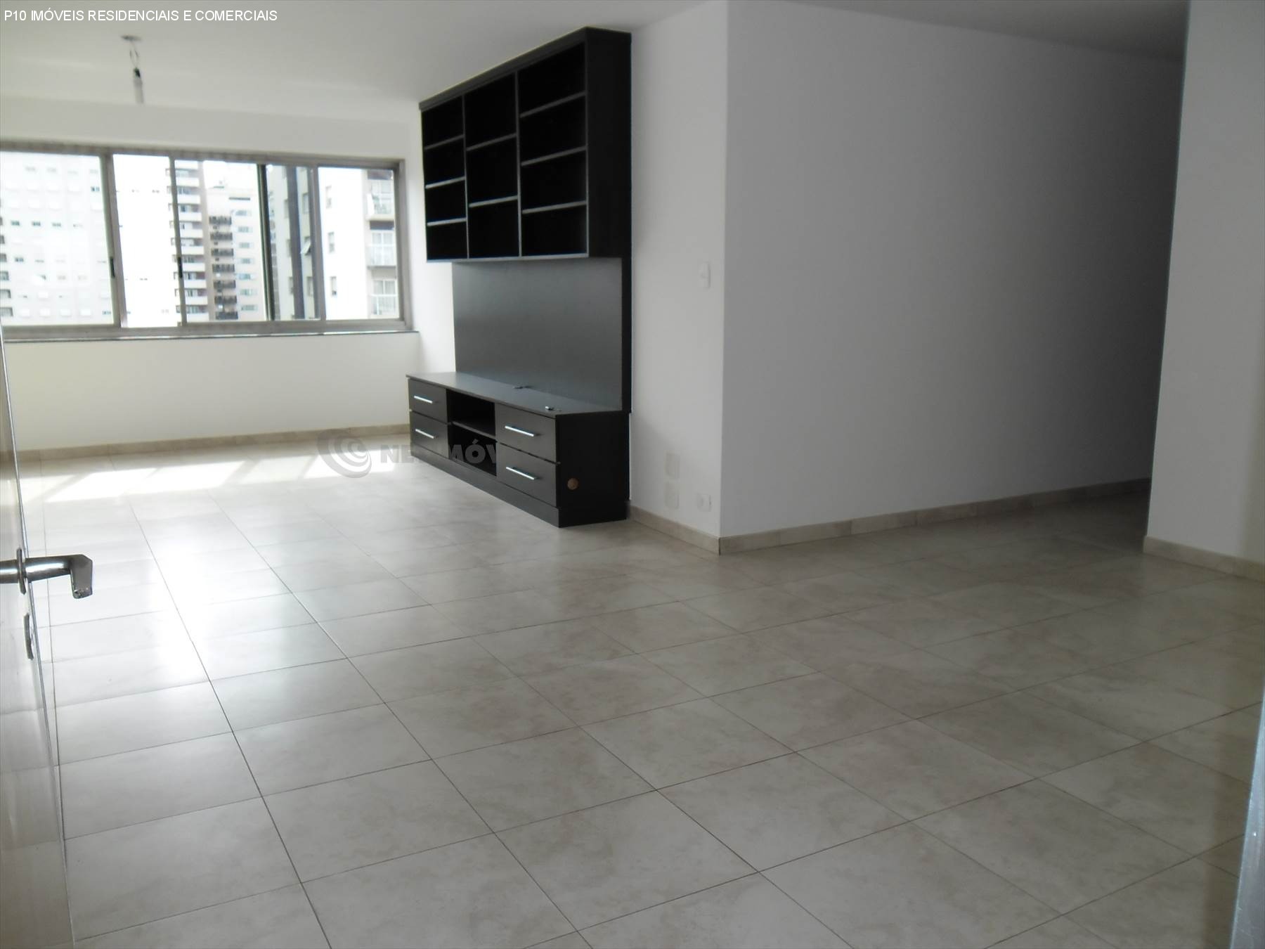 Apartamento à venda com 3 quartos, 151m² - Foto 2