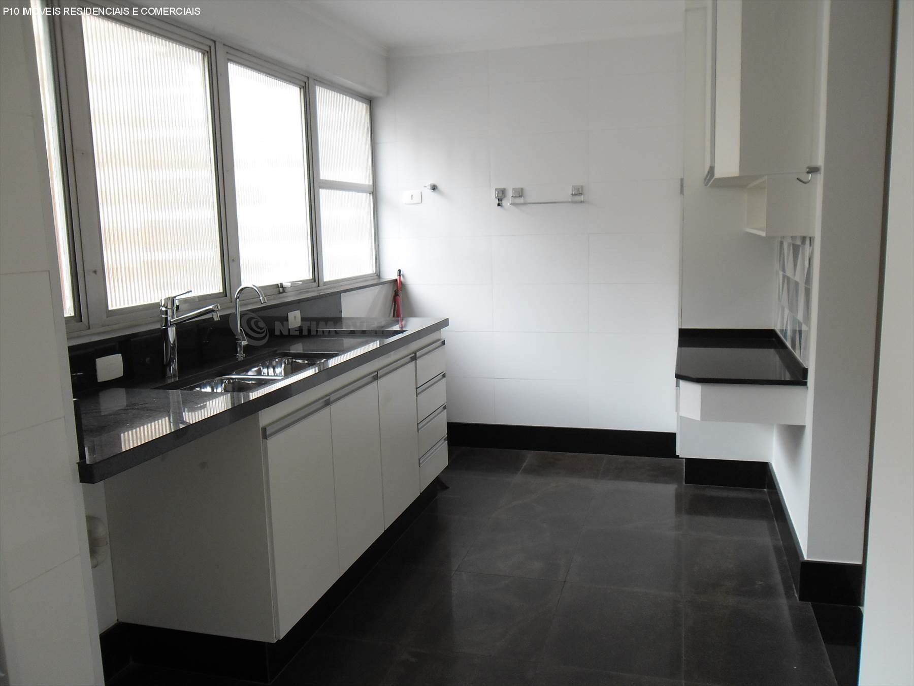 Apartamento à venda com 3 quartos, 151m² - Foto 4