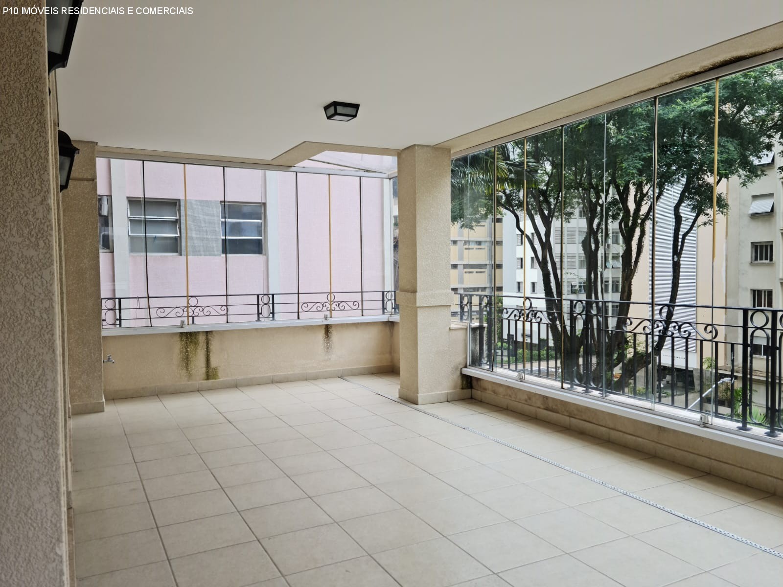 Apartamento à venda com 4 quartos, 360m² - Foto 2