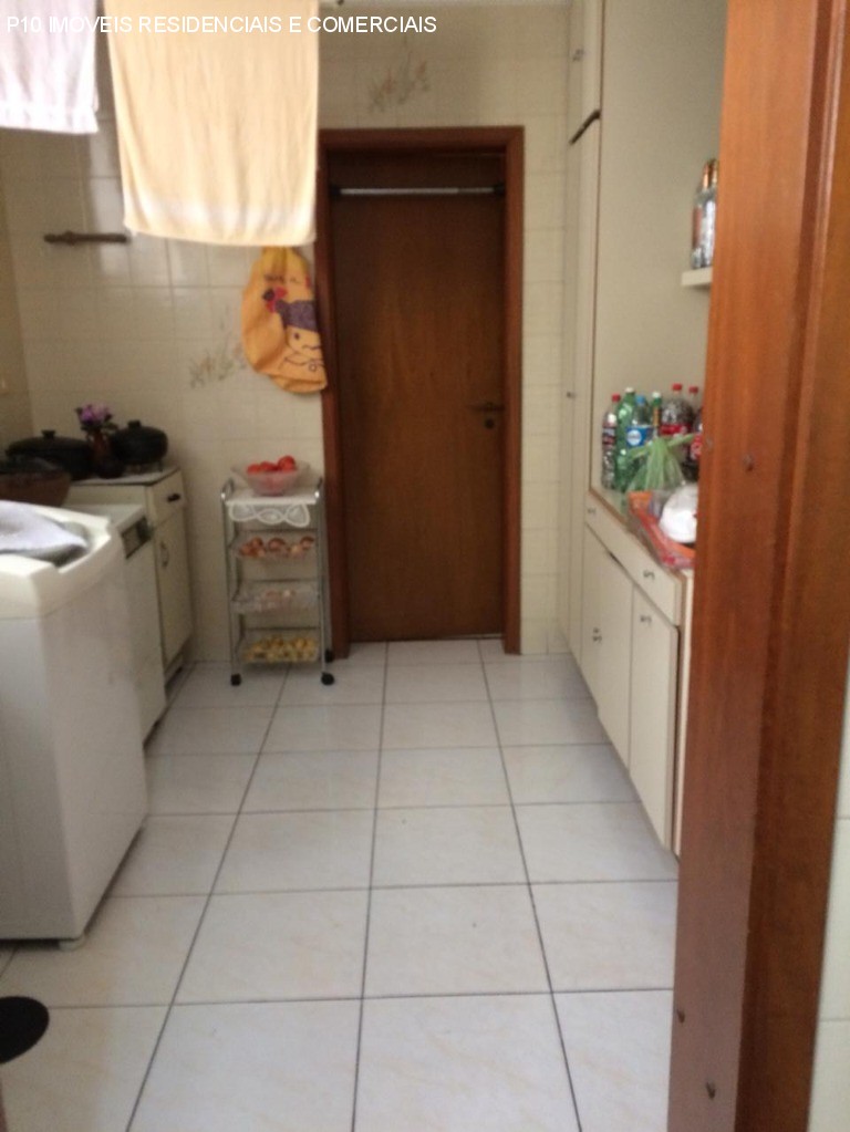 Apartamento à venda com 4 quartos, 300m² - Foto 2