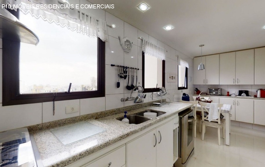 Apartamento à venda com 3 quartos, 212m² - Foto 10