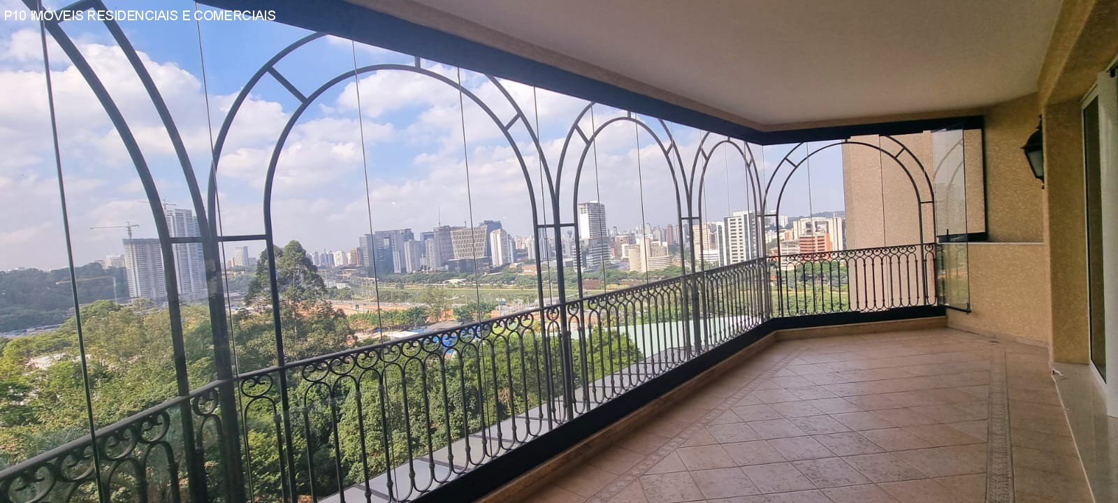 Apartamento à venda com 4 quartos, 347m² - Foto 1