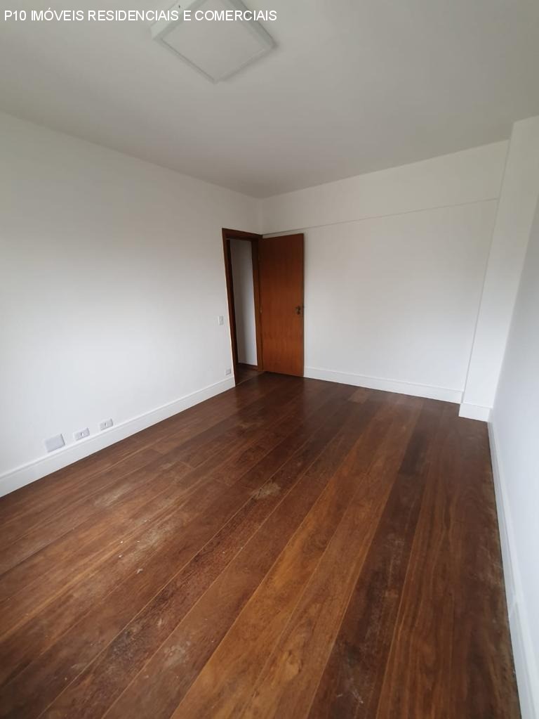 Apartamento à venda com 4 quartos, 232m² - Foto 10