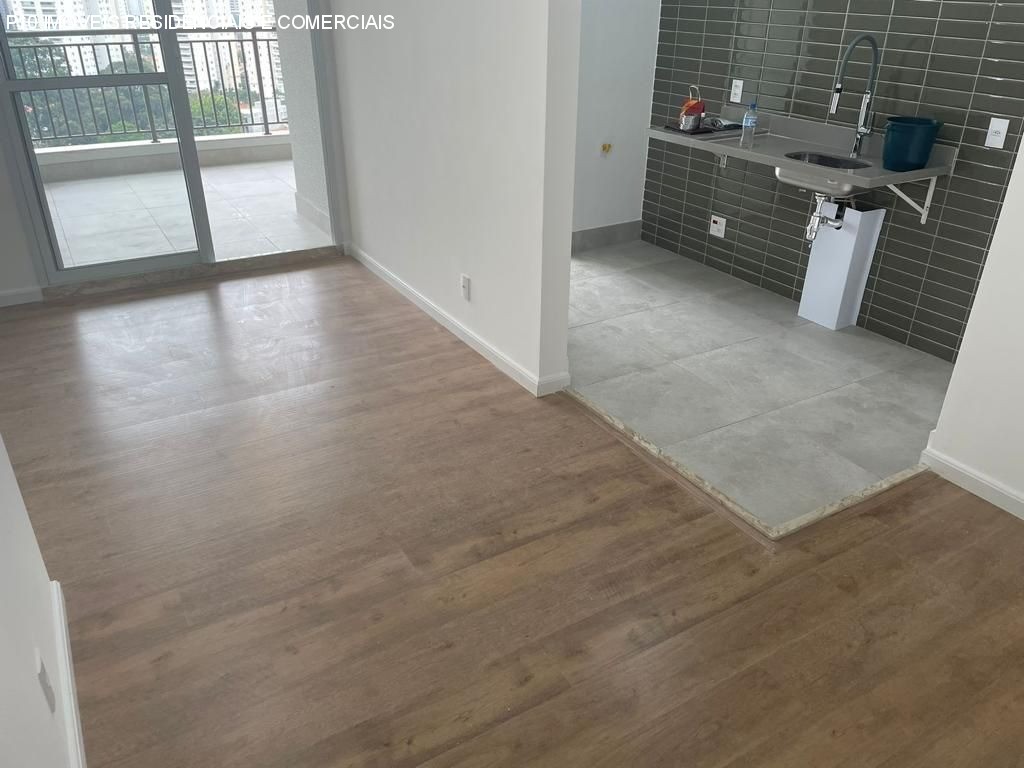 Apartamento à venda com 2 quartos, 68m² - Foto 4