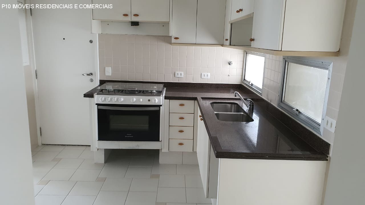 Apartamento à venda com 3 quartos, 195m² - Foto 7