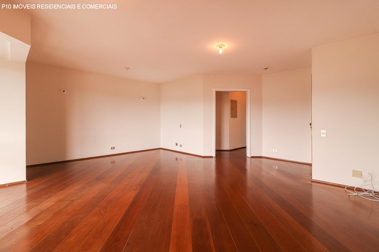 Apartamento à venda com 3 quartos, 138m² - Foto 4