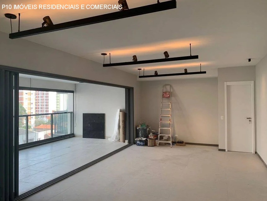 Apartamento à venda com 3 quartos, 162m² - Foto 2