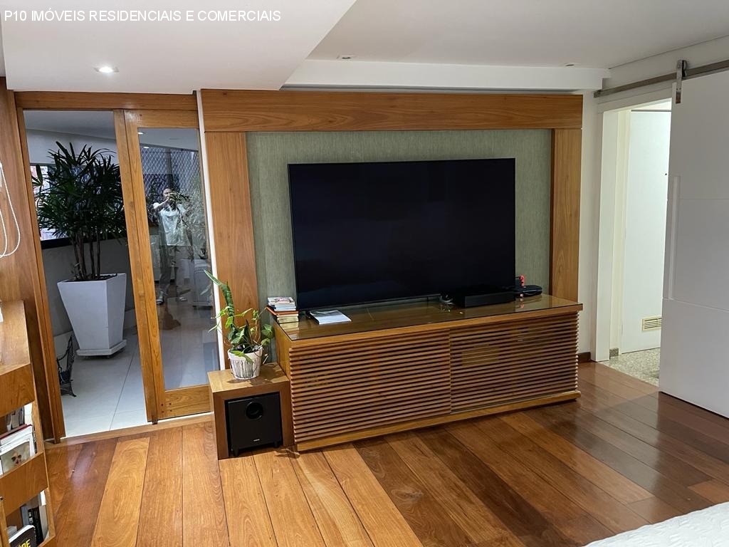 Apartamento à venda com 3 quartos, 250m² - Foto 2