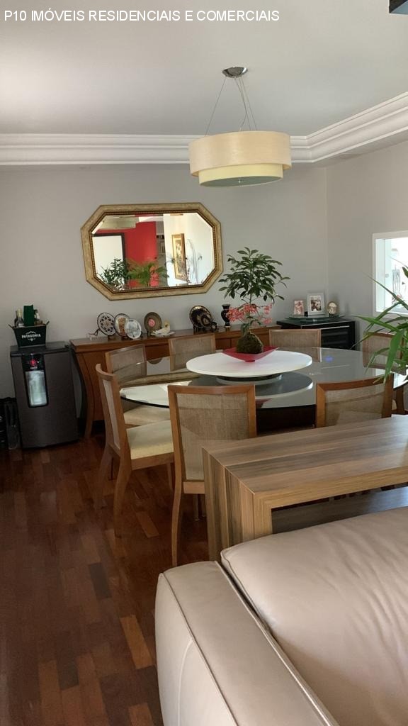 Apartamento à venda com 3 quartos, 200m² - Foto 1