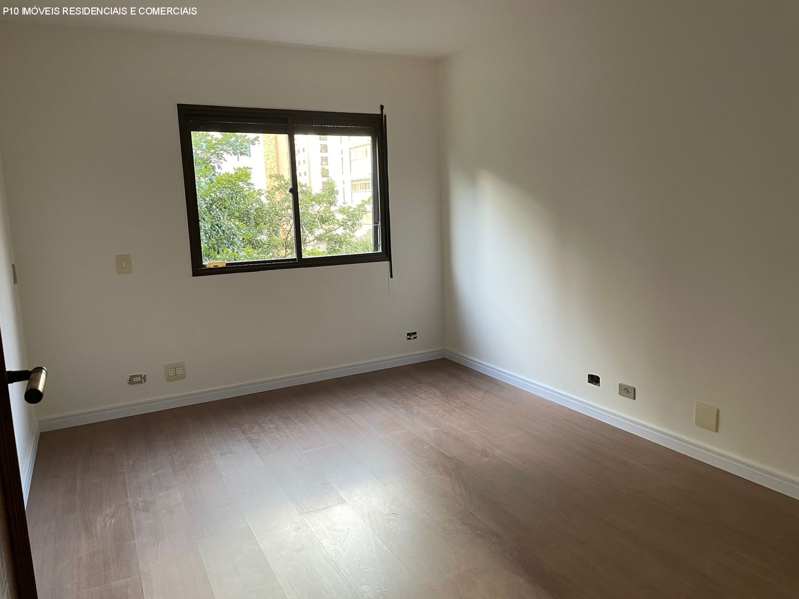 Apartamento à venda com 3 quartos, 190m² - Foto 5