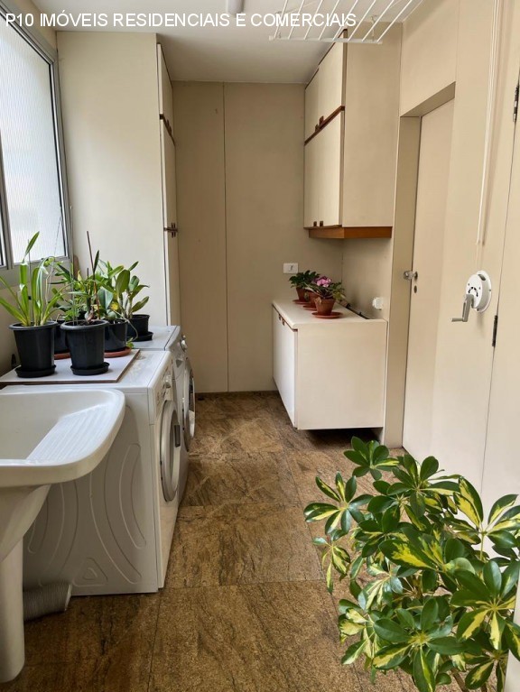 Apartamento à venda com 3 quartos, 186m² - Foto 15