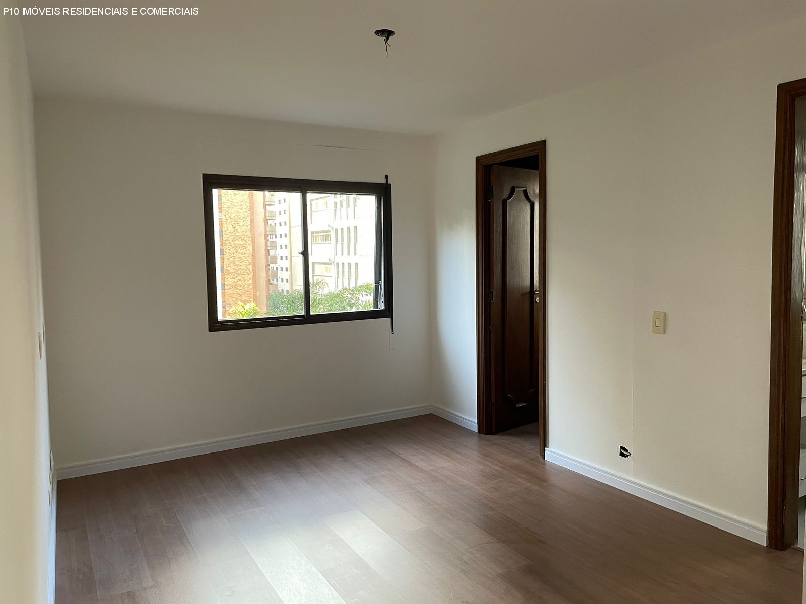 Apartamento à venda com 3 quartos, 190m² - Foto 4