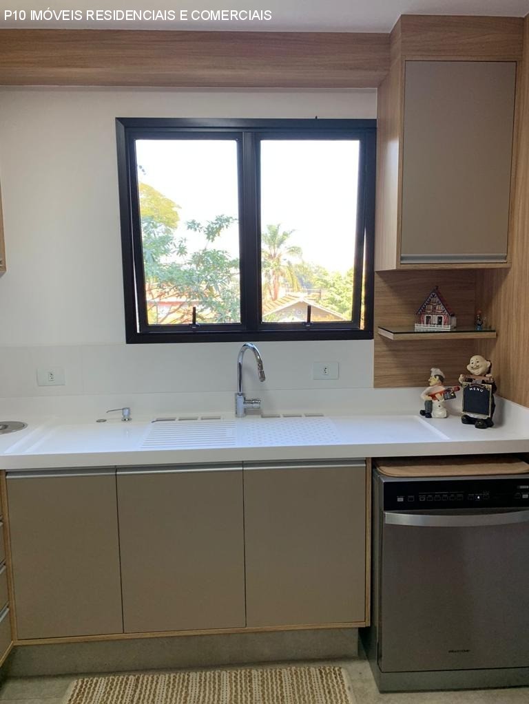 Apartamento à venda com 3 quartos, 200m² - Foto 2