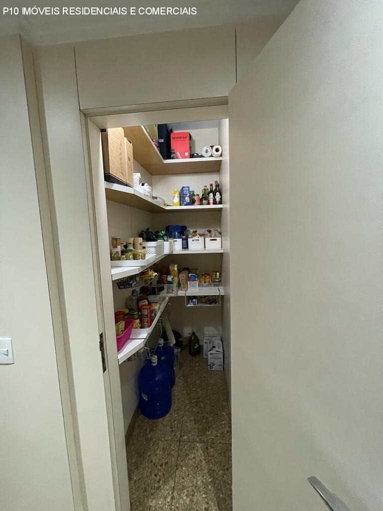 Apartamento à venda com 3 quartos, 250m² - Foto 9