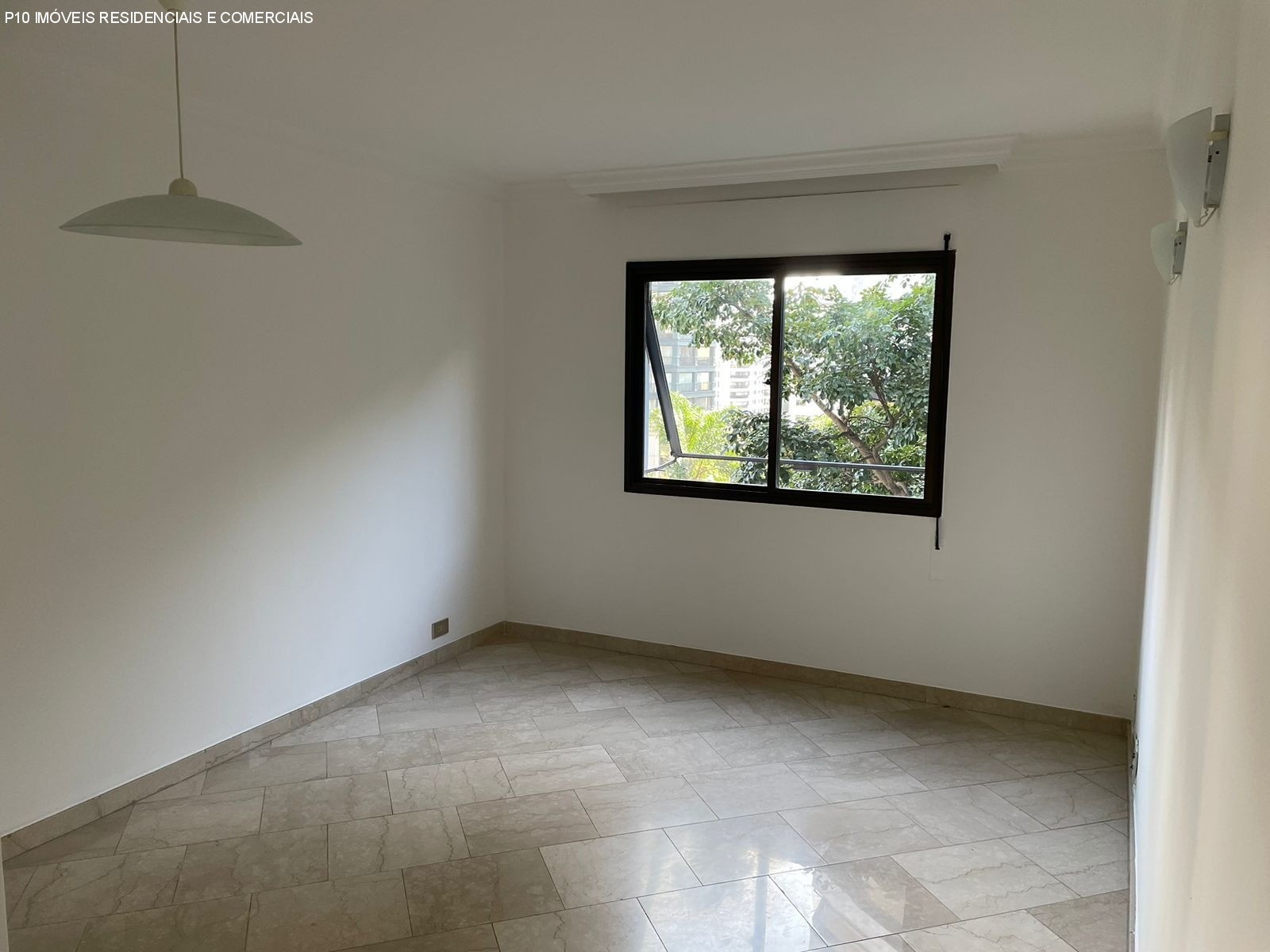 Apartamento à venda com 3 quartos, 190m² - Foto 3