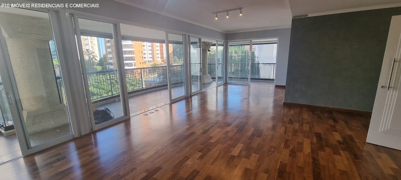 Apartamento para alugar com 4 quartos, 235m² - Foto 18