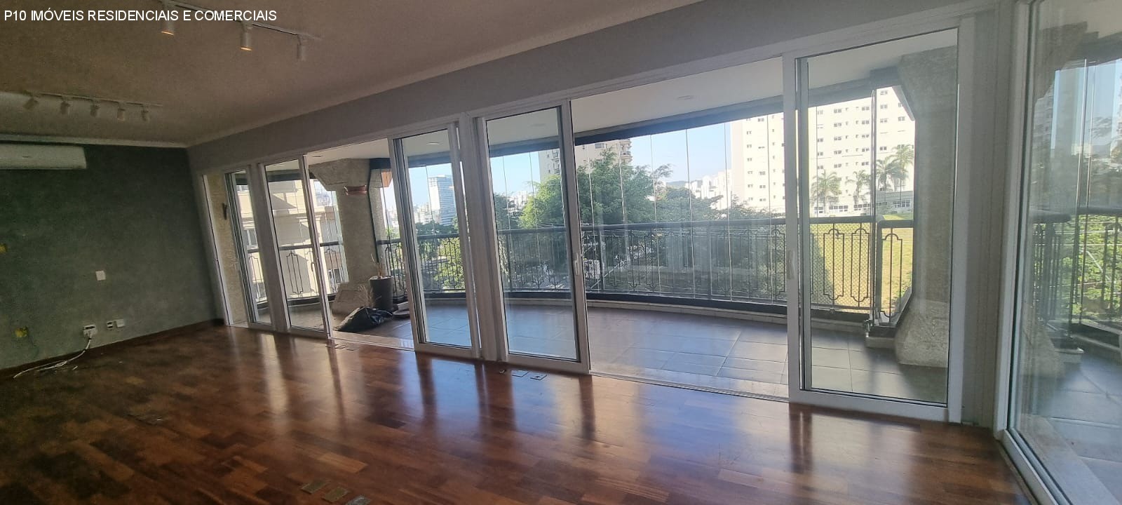 Apartamento para alugar com 4 quartos, 235m² - Foto 17