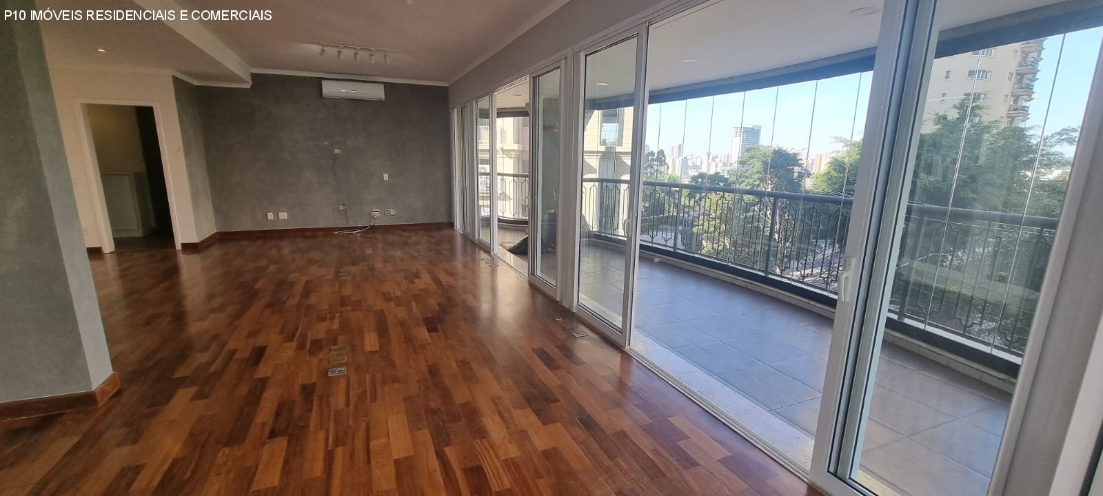 Apartamento para alugar com 4 quartos, 235m² - Foto 16