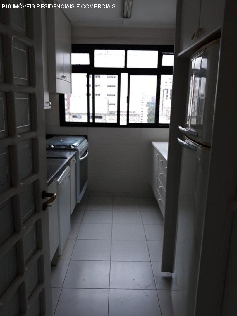 Apartamento à venda com 3 quartos, 240m² - Foto 18