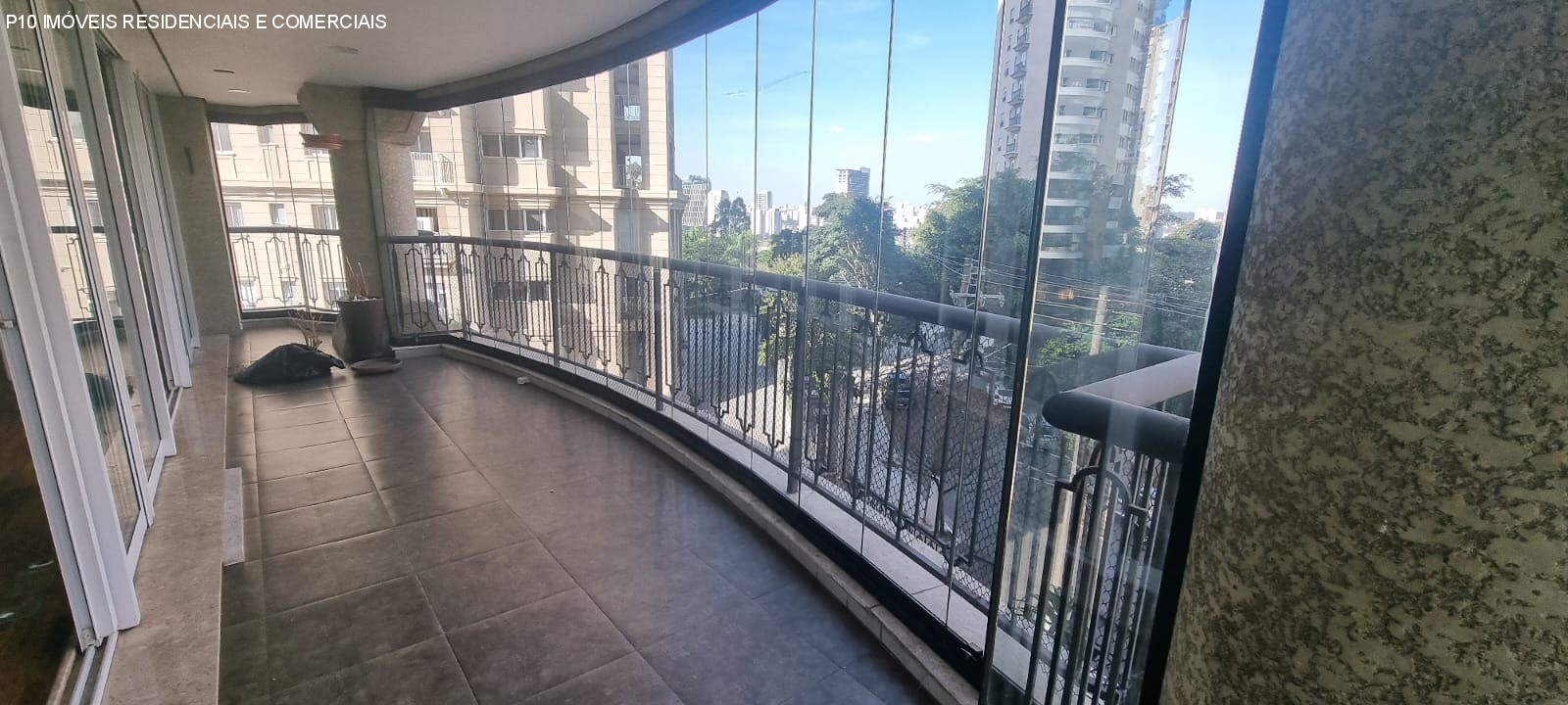 Apartamento para alugar com 4 quartos, 235m² - Foto 8