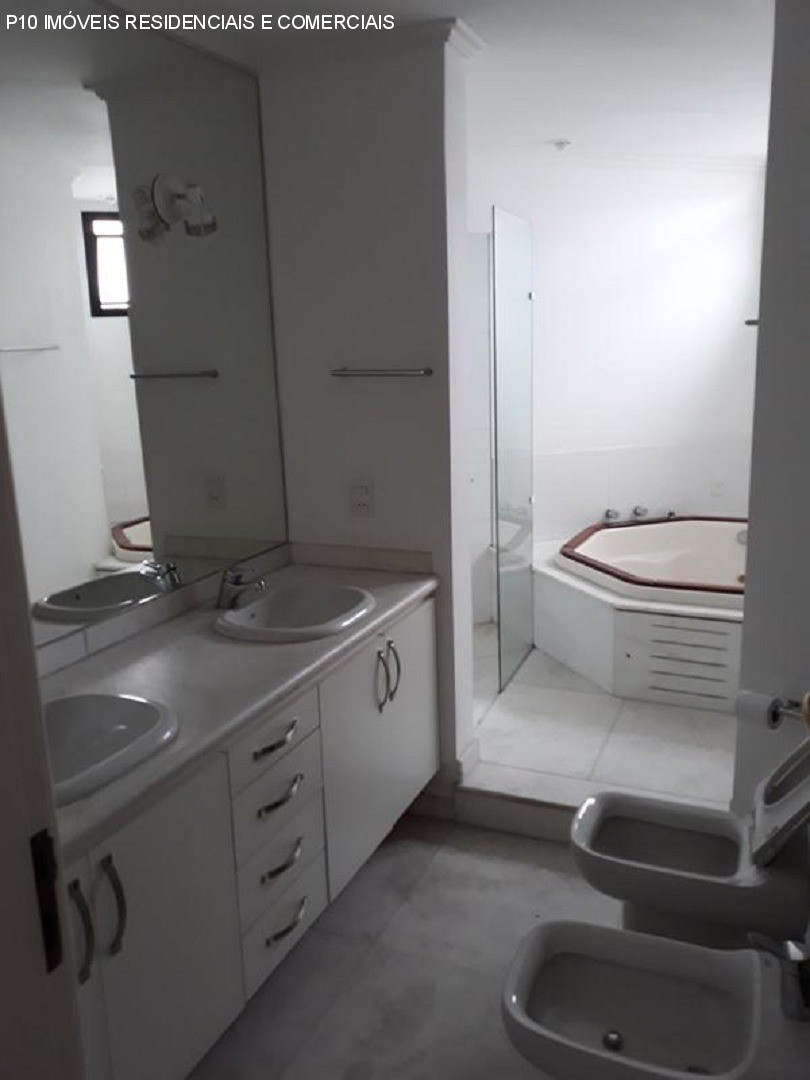 Apartamento à venda com 3 quartos, 240m² - Foto 16