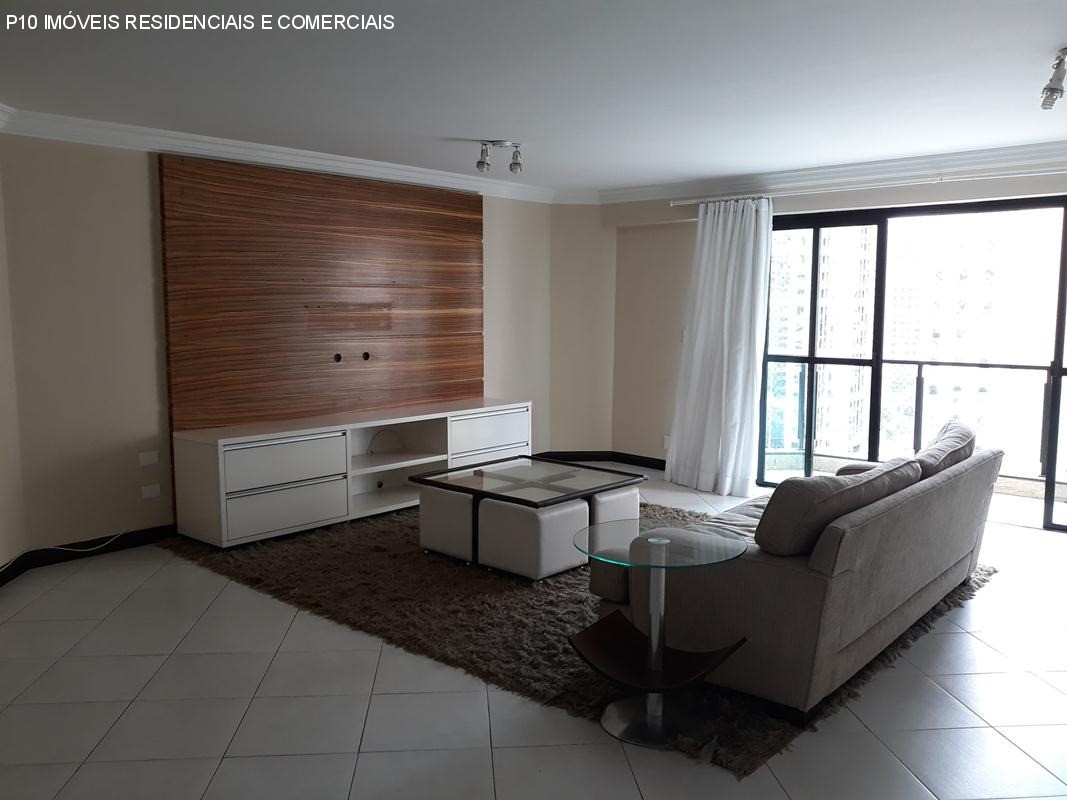 Apartamento à venda com 3 quartos, 240m² - Foto 1