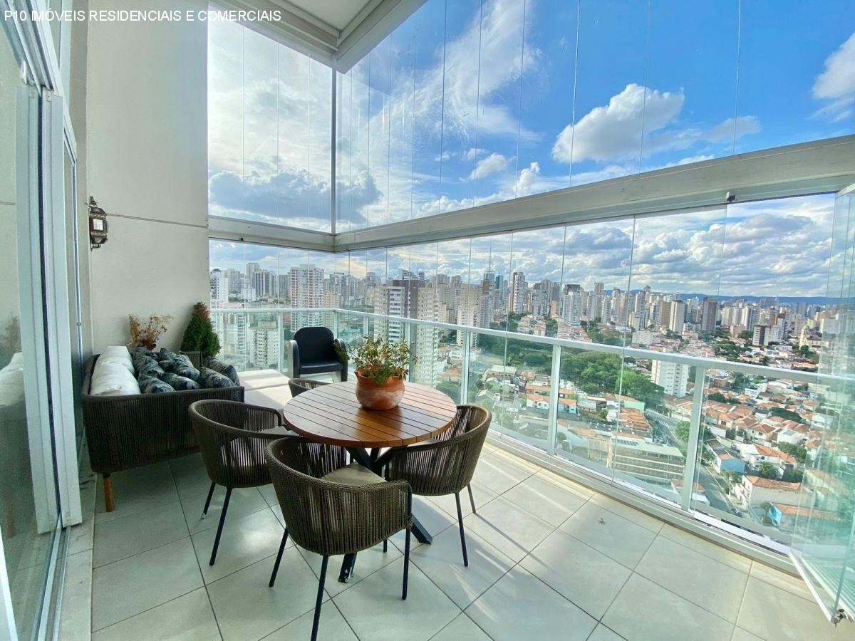 Apartamento à venda com 4 quartos, 214m² - Foto 1