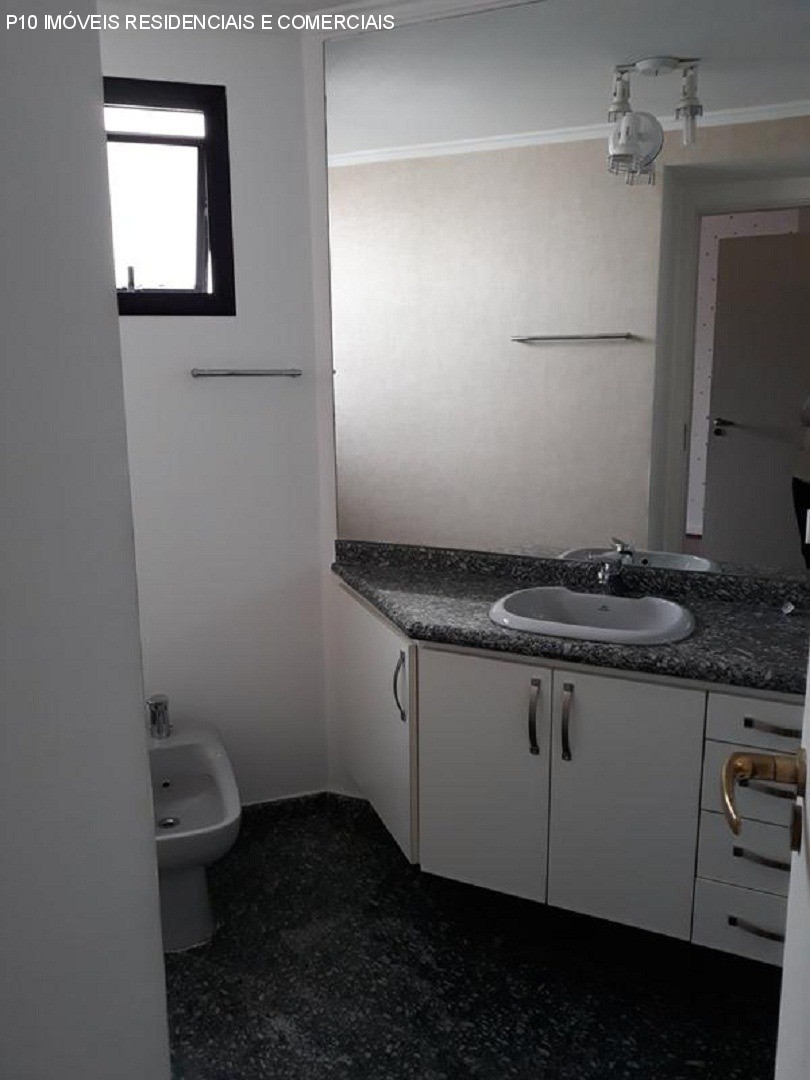 Apartamento à venda com 3 quartos, 240m² - Foto 17