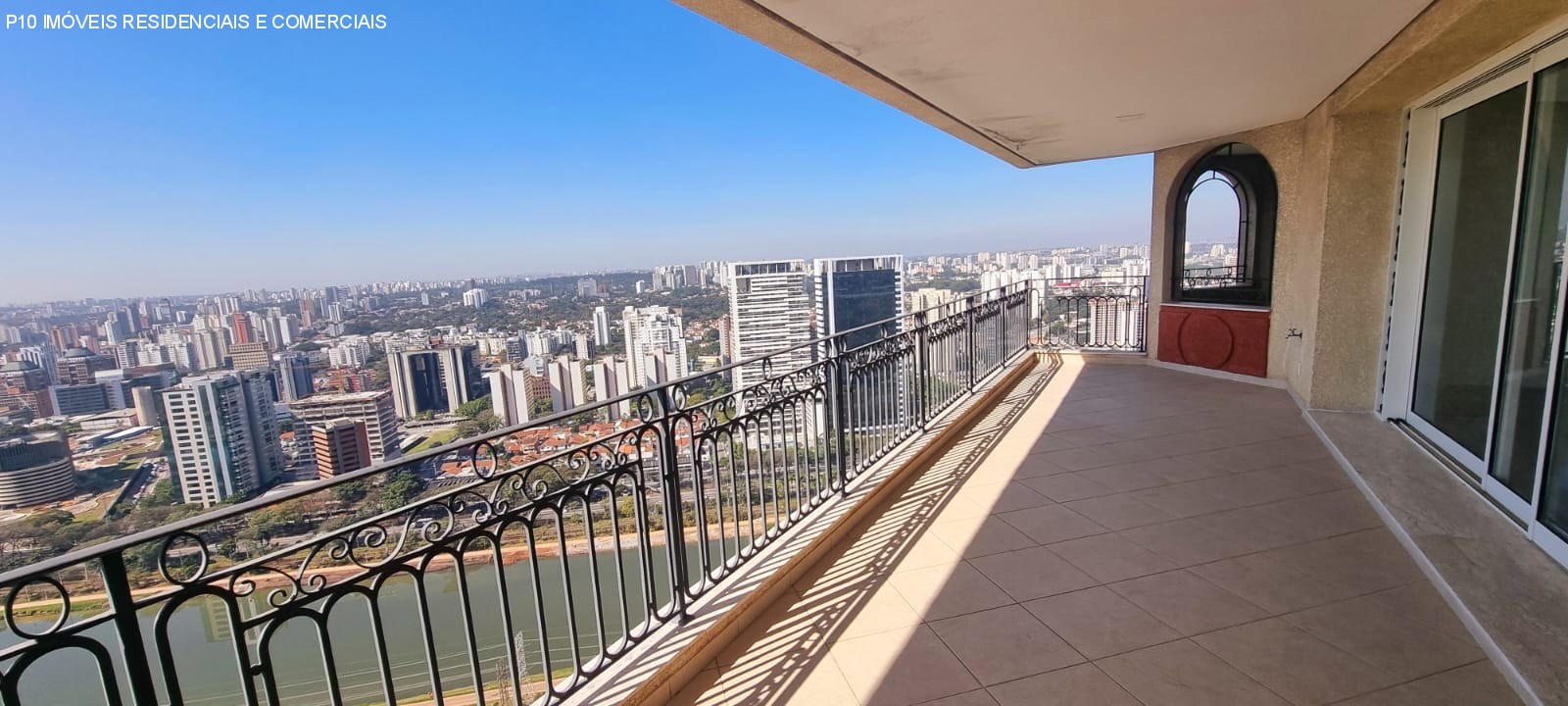 Apartamento à venda com 4 quartos, 430m² - Foto 2