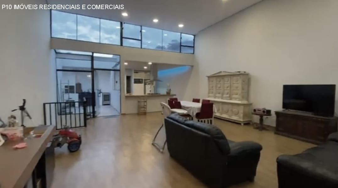 Casa à venda com 6 quartos, 500m² - Foto 1