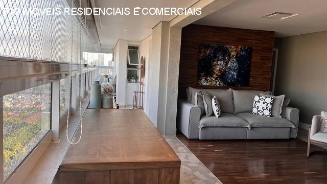 Apartamento à venda com 3 quartos, 130m² - Foto 1