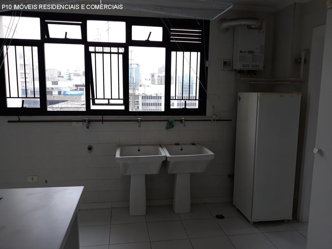 Apartamento à venda com 3 quartos, 240m² - Foto 27