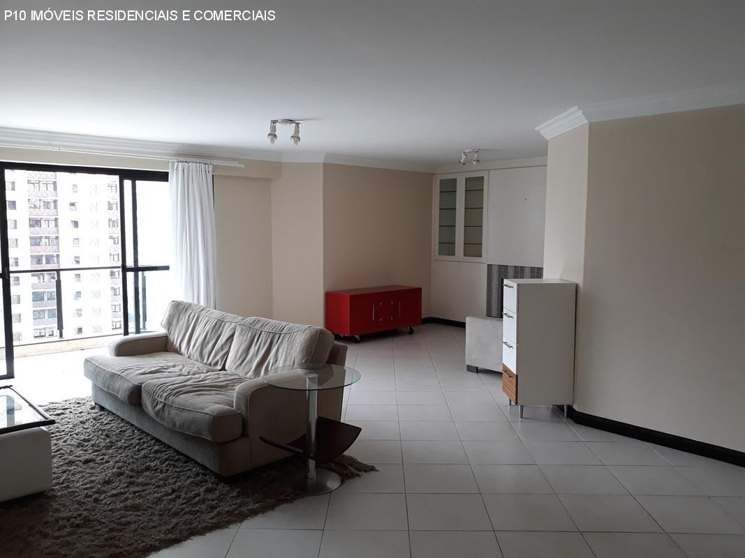 Apartamento à venda com 3 quartos, 240m² - Foto 2