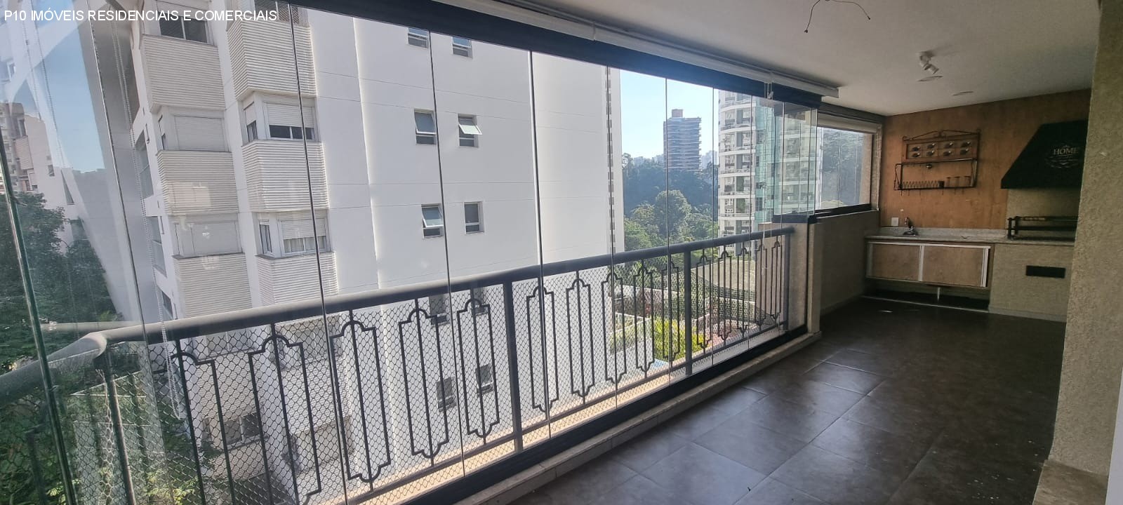 Apartamento para alugar com 4 quartos, 235m² - Foto 1