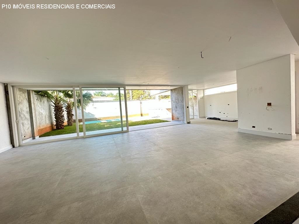 Casa de Condomínio à venda com 4 quartos, 450m² - Foto 3