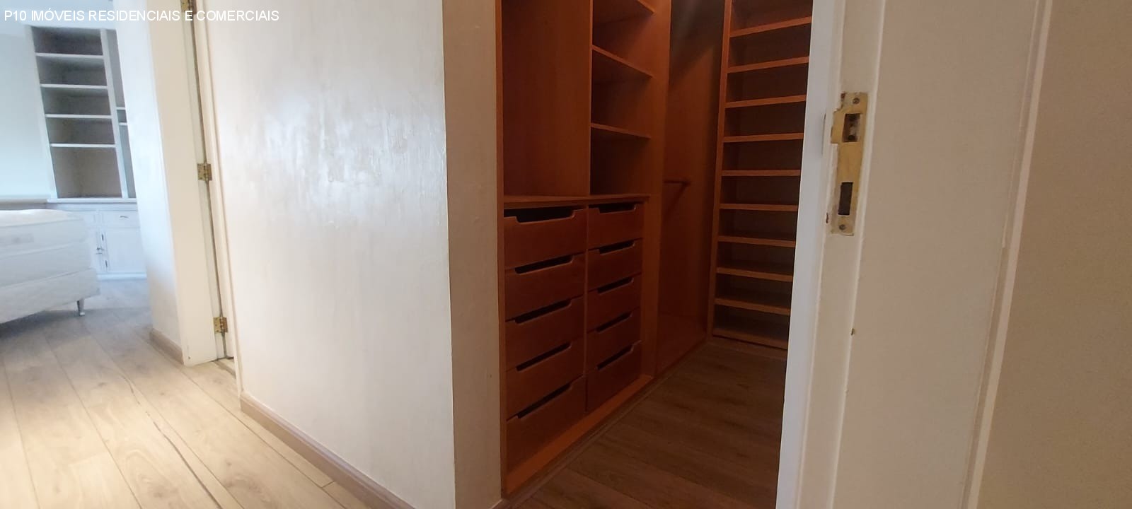 Apartamento à venda com 4 quartos, 246m² - Foto 23