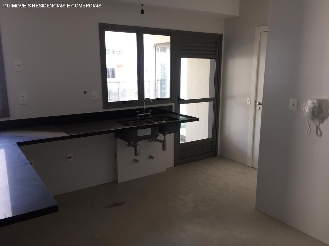 Apartamento à venda com 3 quartos, 192m² - Foto 6