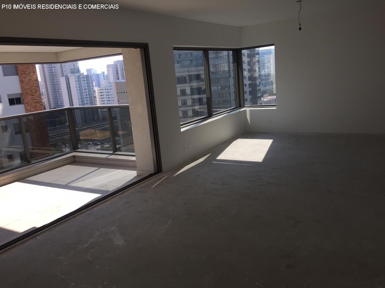 Apartamento à venda com 3 quartos, 192m² - Foto 3