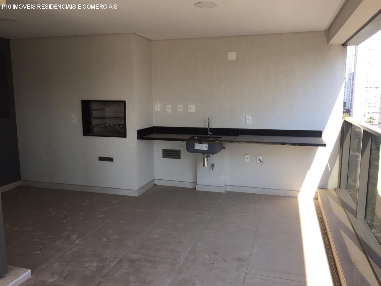 Apartamento à venda com 3 quartos, 192m² - Foto 1