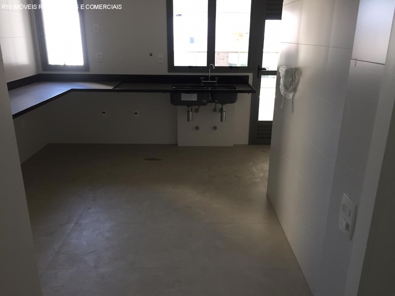 Apartamento à venda com 3 quartos, 192m² - Foto 7